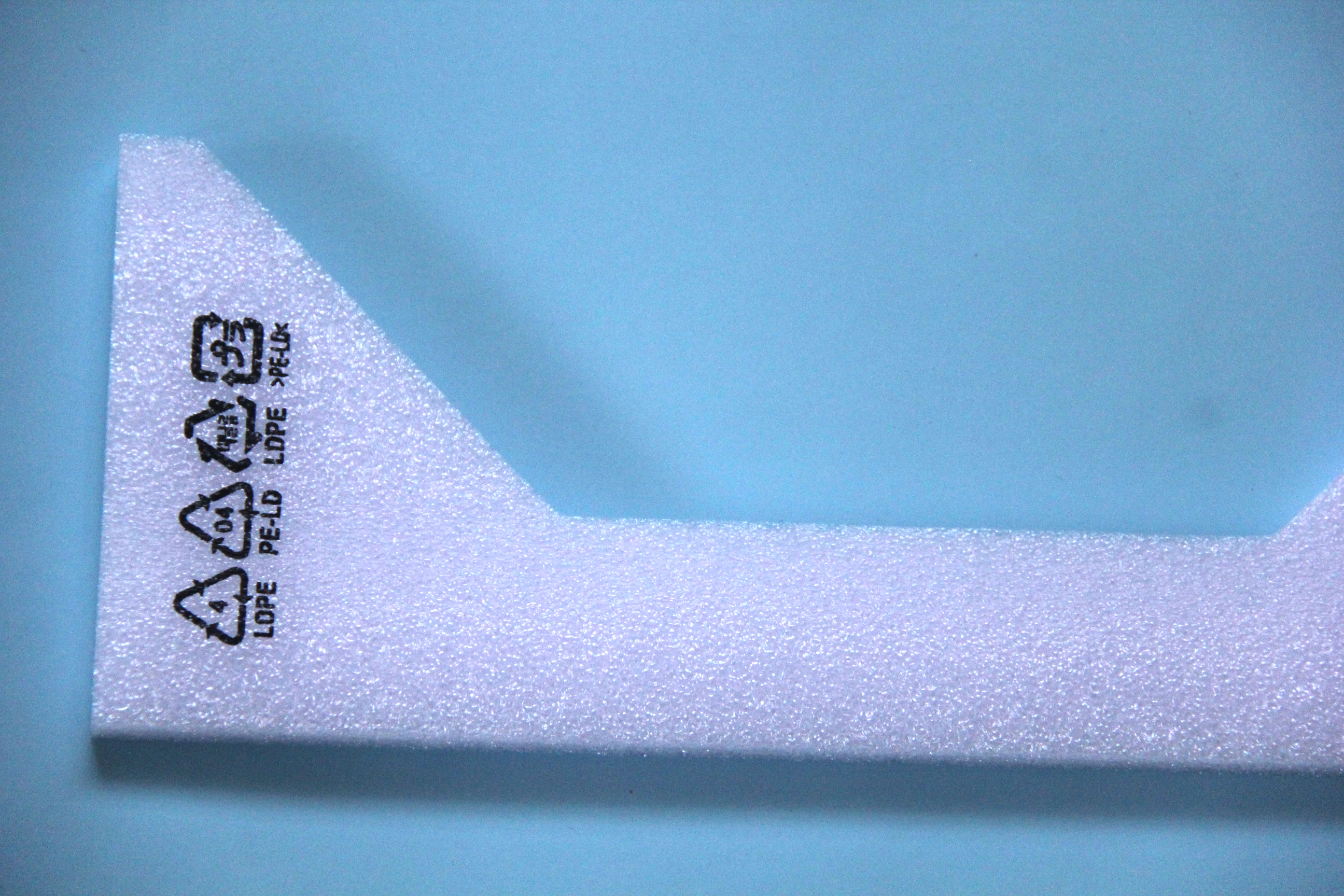 為什么越來越多的企業(yè)開始使用珍珠棉內(nèi)襯？